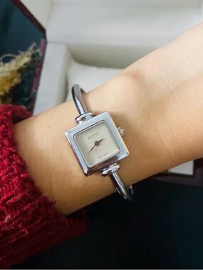 Gucci Vintage Bangle Watch c. 1995